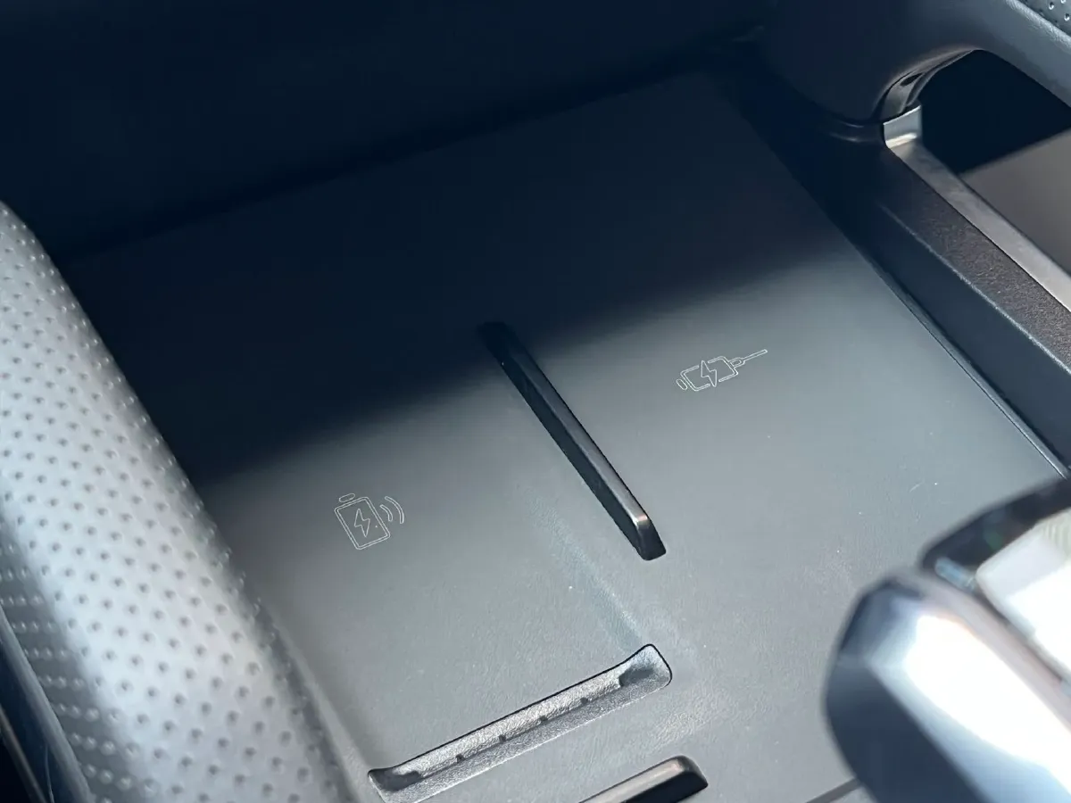 2024 Jetour ShanHai TravellerC-DM 1.5T 156HP L4 3DHT PHEV 43.24KWH,autocango,china used car exporter,china ev exporter,chinese used car exporter,chinese used ev exporter