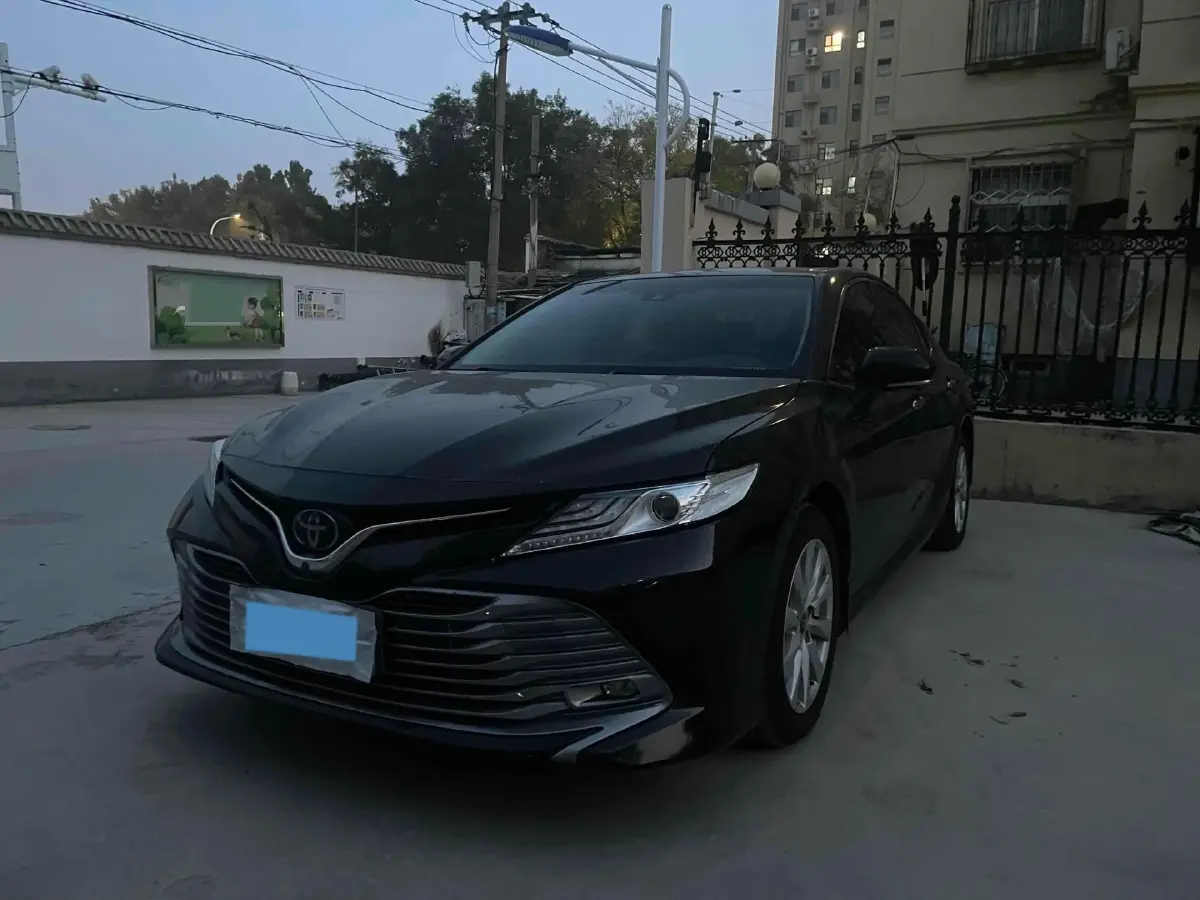 2021 Toyota Camry 2.5L 209HP L4 8AT