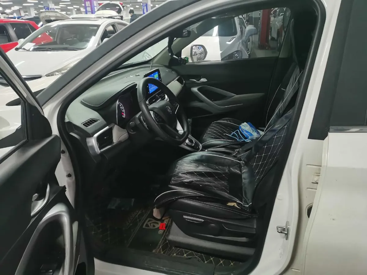 2017 BaoJun 310W 1.5L 105HP L4 6MT,autocango,china used car exporter,china ev exporter,chinese used car exporter,chinese used ev exporter
