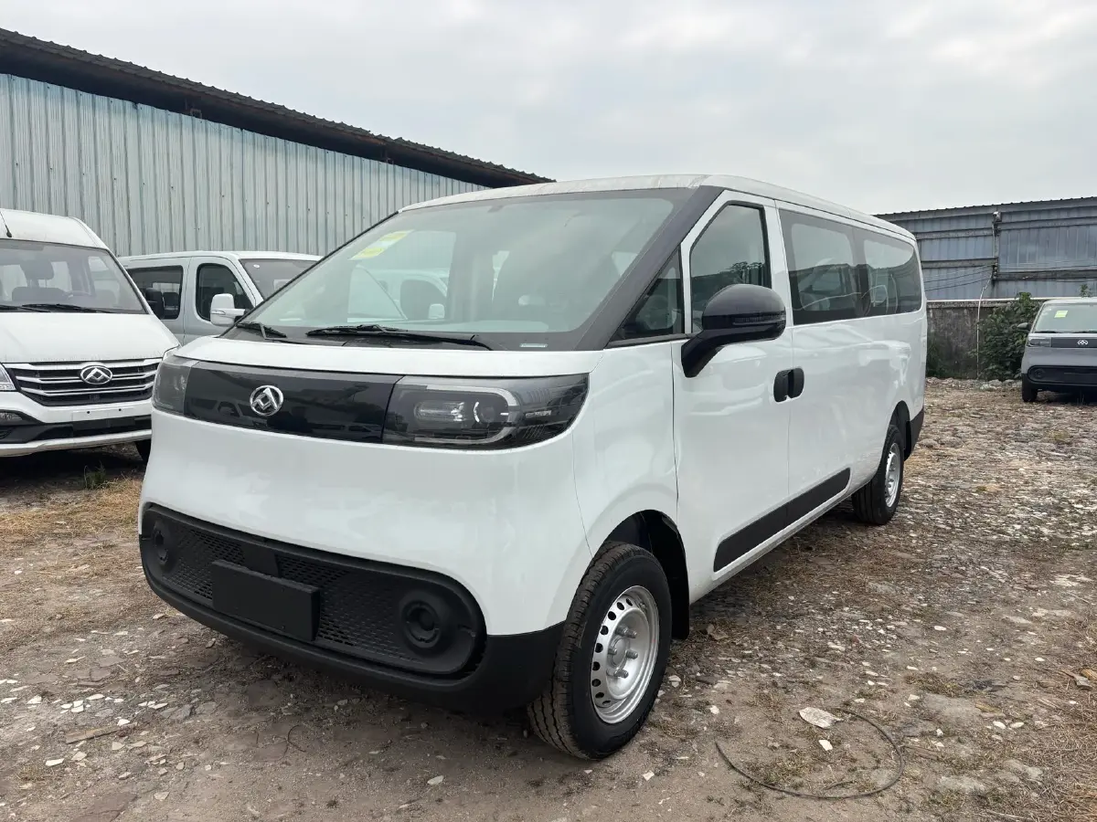 2025 MAXUS XinTu V70 2.0T 150HP L4 9AT