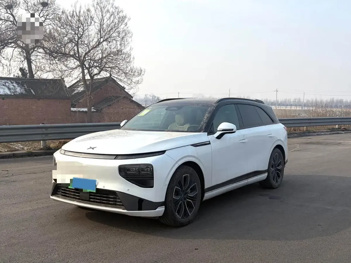 2025 Xpeng G9 BEV 79KWH