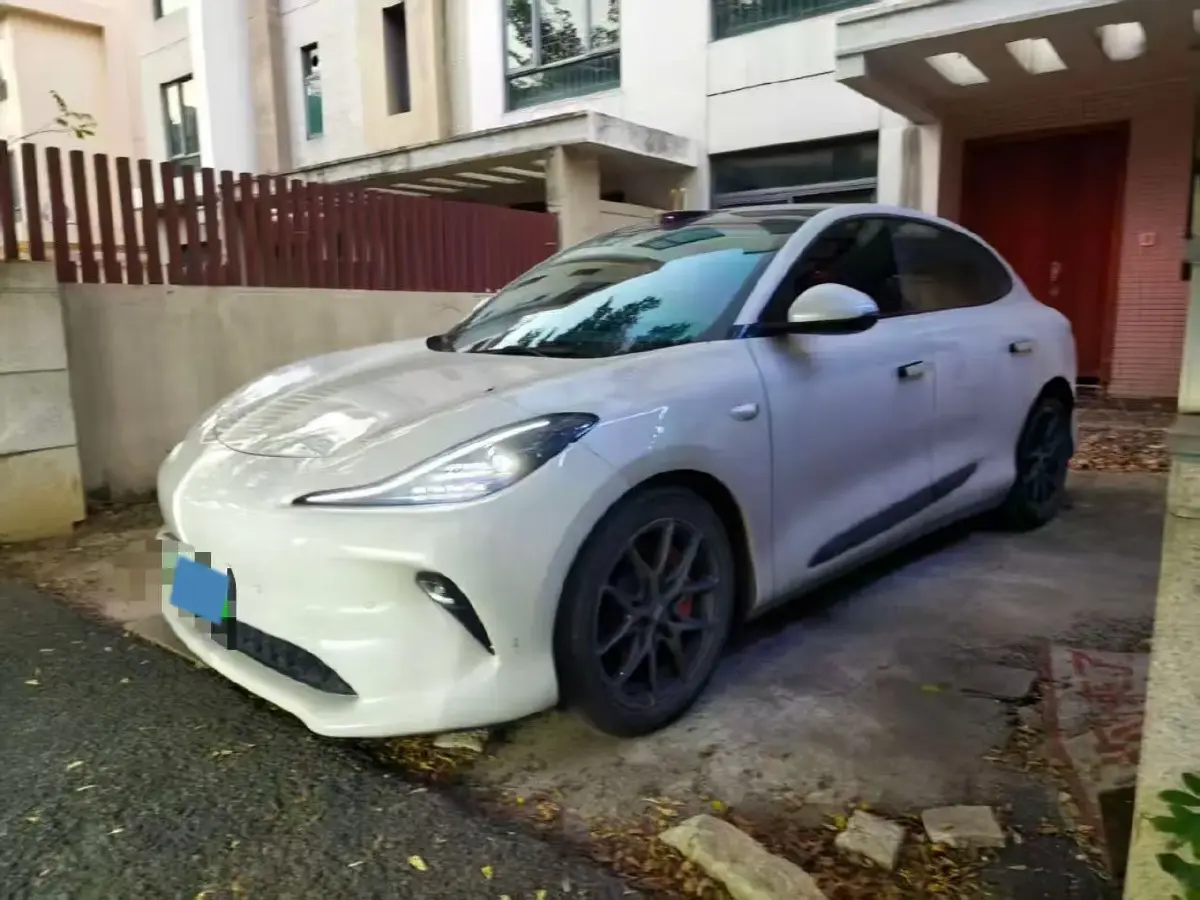 2025 IM LS6 BEV 83KWH