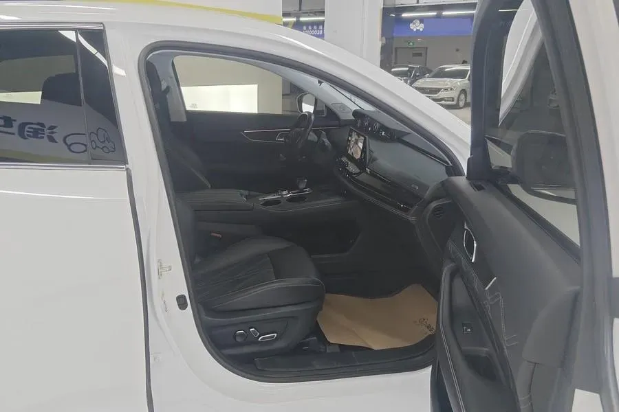 2023 ChangAn UNI-K iDD 1.5T 170HP L4 6TCT PHEV 28.39KWH,autocango,china used car exporter,china ev exporter,chinese used car exporter,chinese used ev exporter