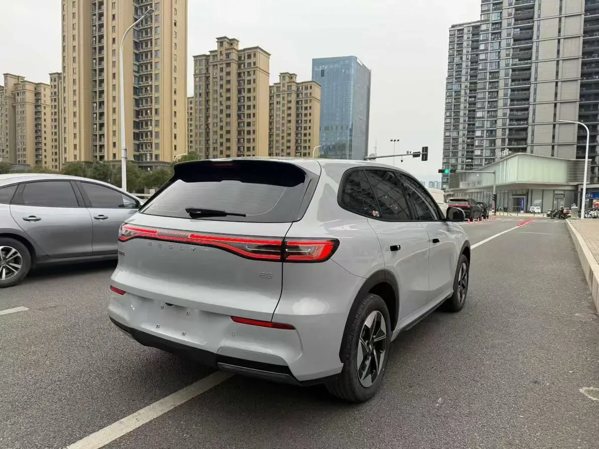 2024 Geely Emgrand L HiP 1.5T 181HP L4 3DHT PHEV 15.5KWH,autocango,china used car exporter,china ev exporter,chinese used car exporter,chinese used ev exporter