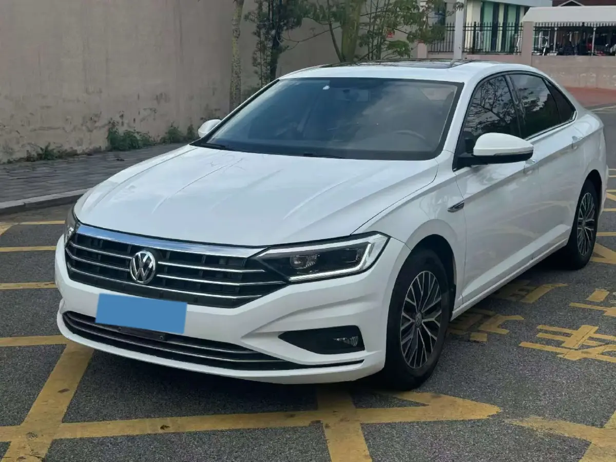 2021 Volkswagen Sagitar 1.2T 116HP L4 7DCT