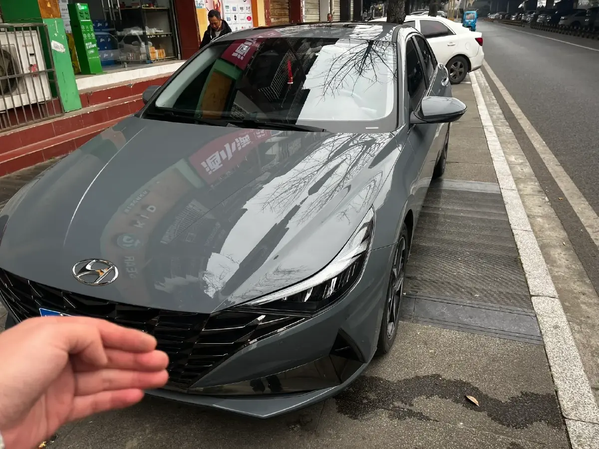 2022 Hyundai Elantra 1.5L 115HP L4 CVT