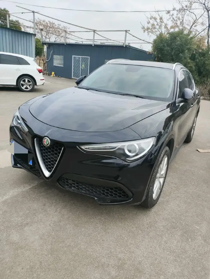 2017 Jaguar XE 2.0T 240HP L4 8AT