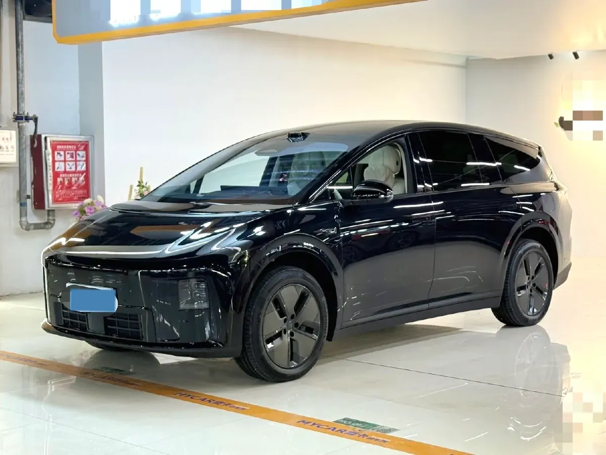 2025 Li i8 BEV,autocango,china used car exporter,china ev exporter,chinese used car exporter,chinese used ev exporter
