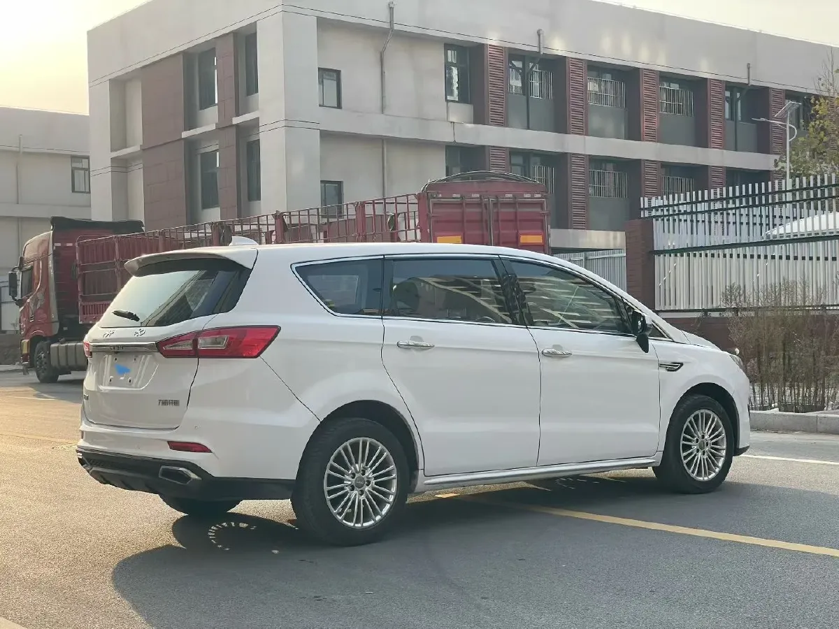 2017 LiFan XuanLang 1.8L 133HP L4 5MT,autocango,china used car exporter,china ev exporter,chinese used car exporter,chinese used ev exporter