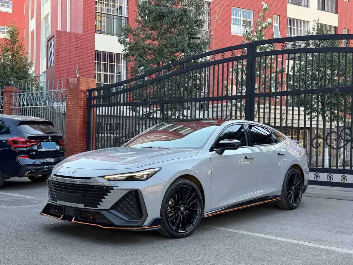 2022 ChangAn UNI-V 2.0T 233HP L4 8AT