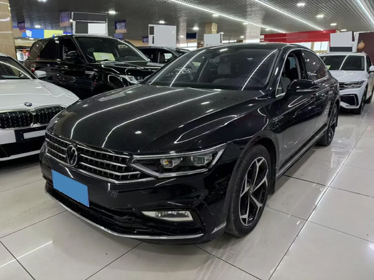 2024 Volkswagen Magotan 2.0T 186HP L4 7DCT,autocango,china used car exporter,china ev exporter,chinese used car exporter,chinese used ev exporter