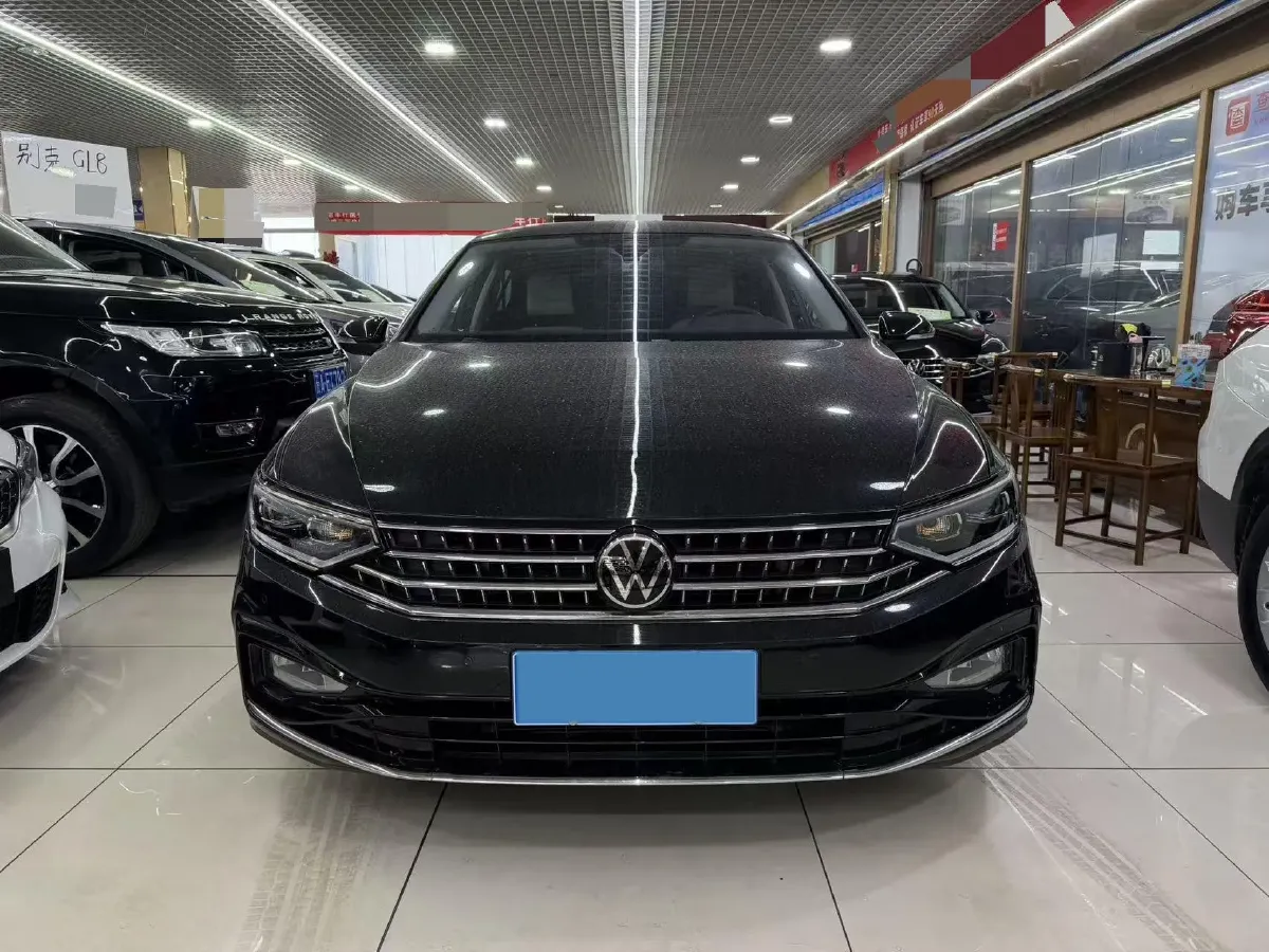 2024 Volkswagen Magotan 2.0T 186HP L4 7DCT,autocango,china used car exporter,china ev exporter,chinese used car exporter,chinese used ev exporter