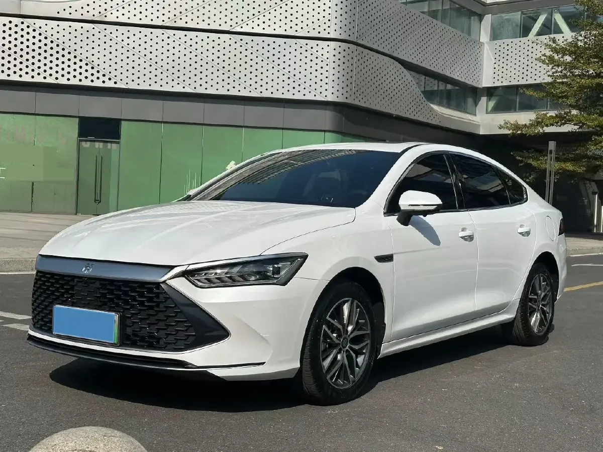 2024 BYD QinL 1.5L 101HP L4 E-CVT PHEV 15.87KWH