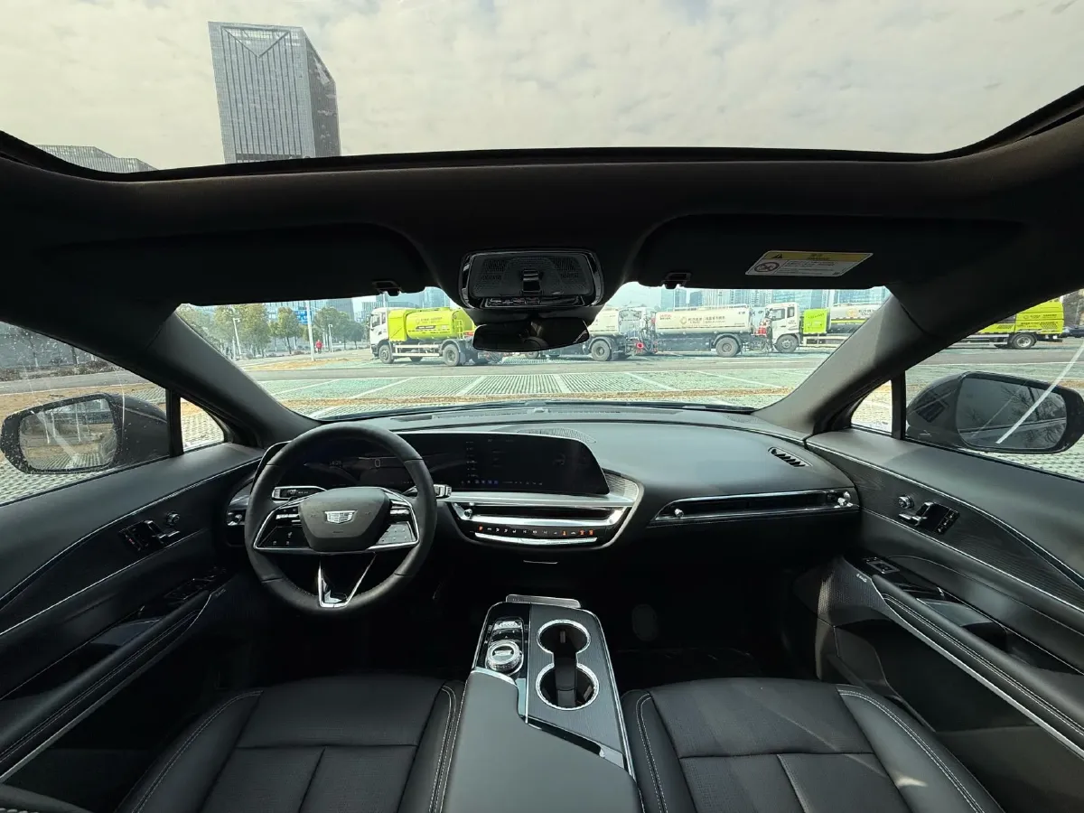 2024 Cadillac IQ Lyriq BEV 68.4KWH,autocango,china used car exporter,china ev exporter,chinese used car exporter,chinese used ev exporter