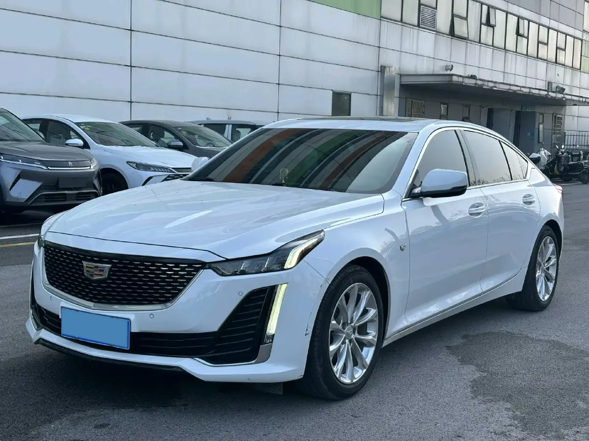 2022 Cadillac CT5 2.0T 237HP L4 10AT