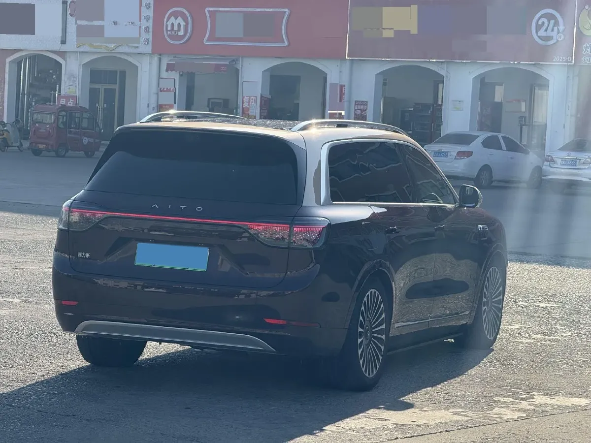 2025 AITO AITO M9 REEV 160HP REEV 52KWH,autocango,china used car exporter,china ev exporter,chinese used car exporter,chinese used ev exporter