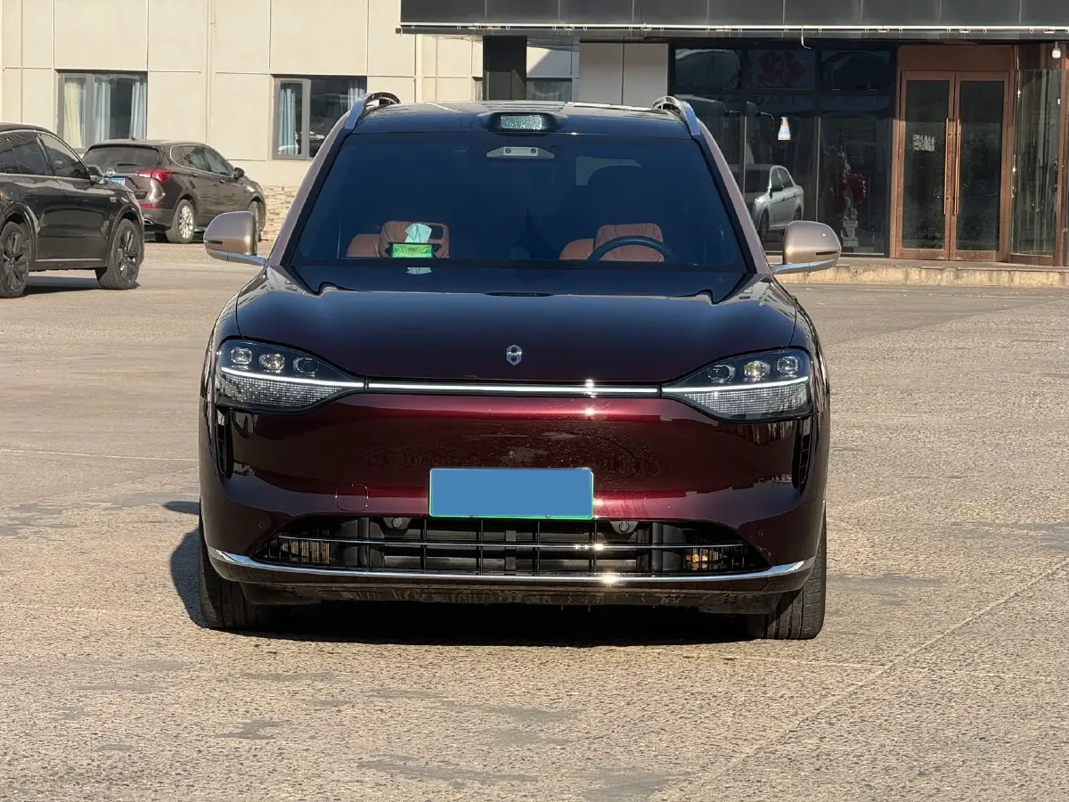 2025 AITO AITO M9 REEV 160HP REEV 52KWH,autocango,china used car exporter,china ev exporter,chinese used car exporter,chinese used ev exporter