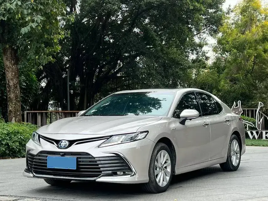 2023 Toyota Camry 2.5L 178HP L4 E-CVT Hybrid