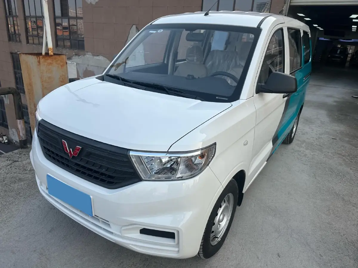 2019 WuLing RongGuang V 1.5L 99HP L4 6MT