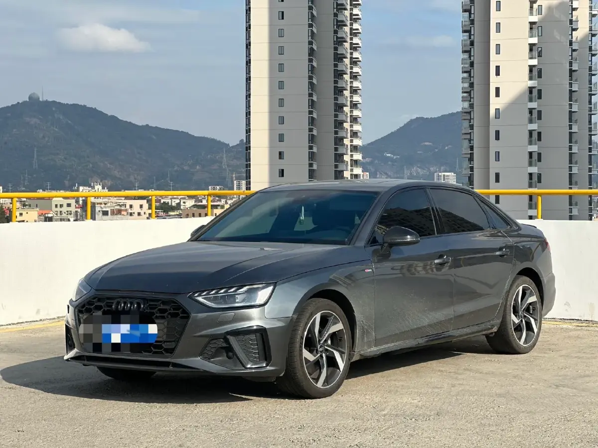 2023 Audi A4L 2.0T 190HP L4 7DCT