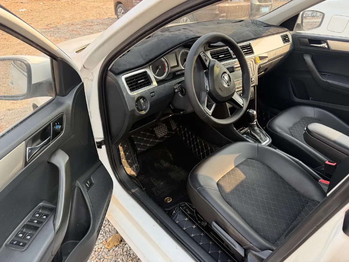 2019 SWM G01 1.5T 156HP L4 6AT,autocango,china used car exporter,china ev exporter,chinese used car exporter,chinese used ev exporter