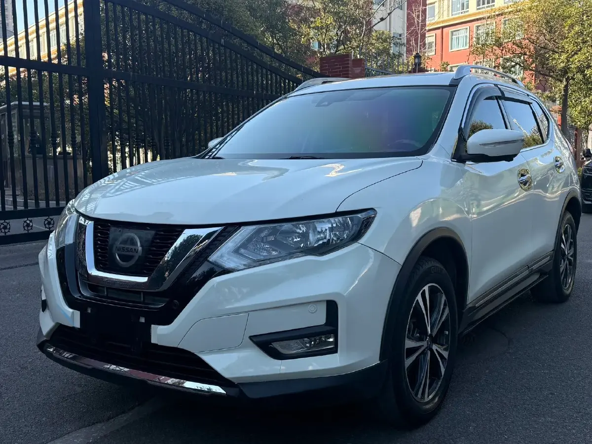 2019 Nissan X-Trail 2.5L 186HP L4 CVT