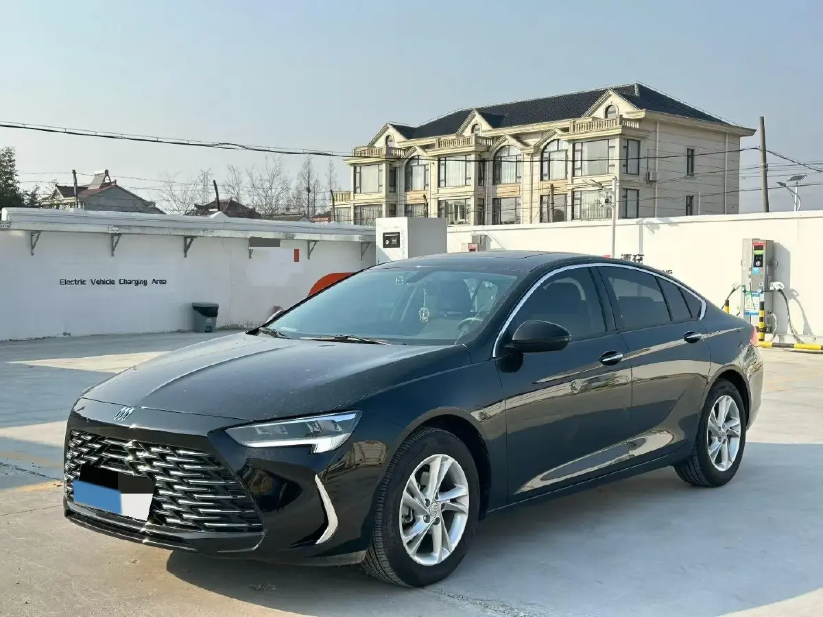 2025 Buick Regal 1.5T 169HP L4 9AT