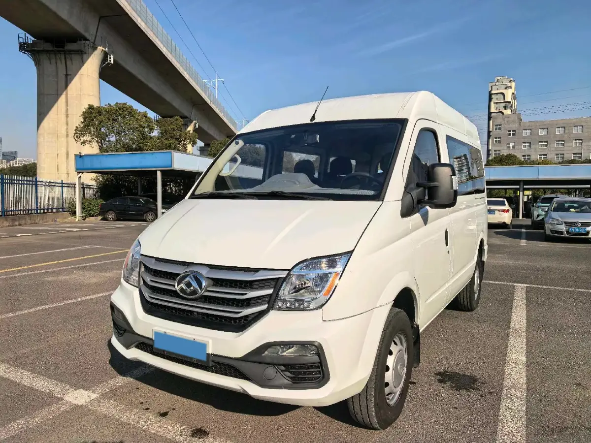 2019 MAXUS XinTu V80 2.5T 136HP L4 6MT