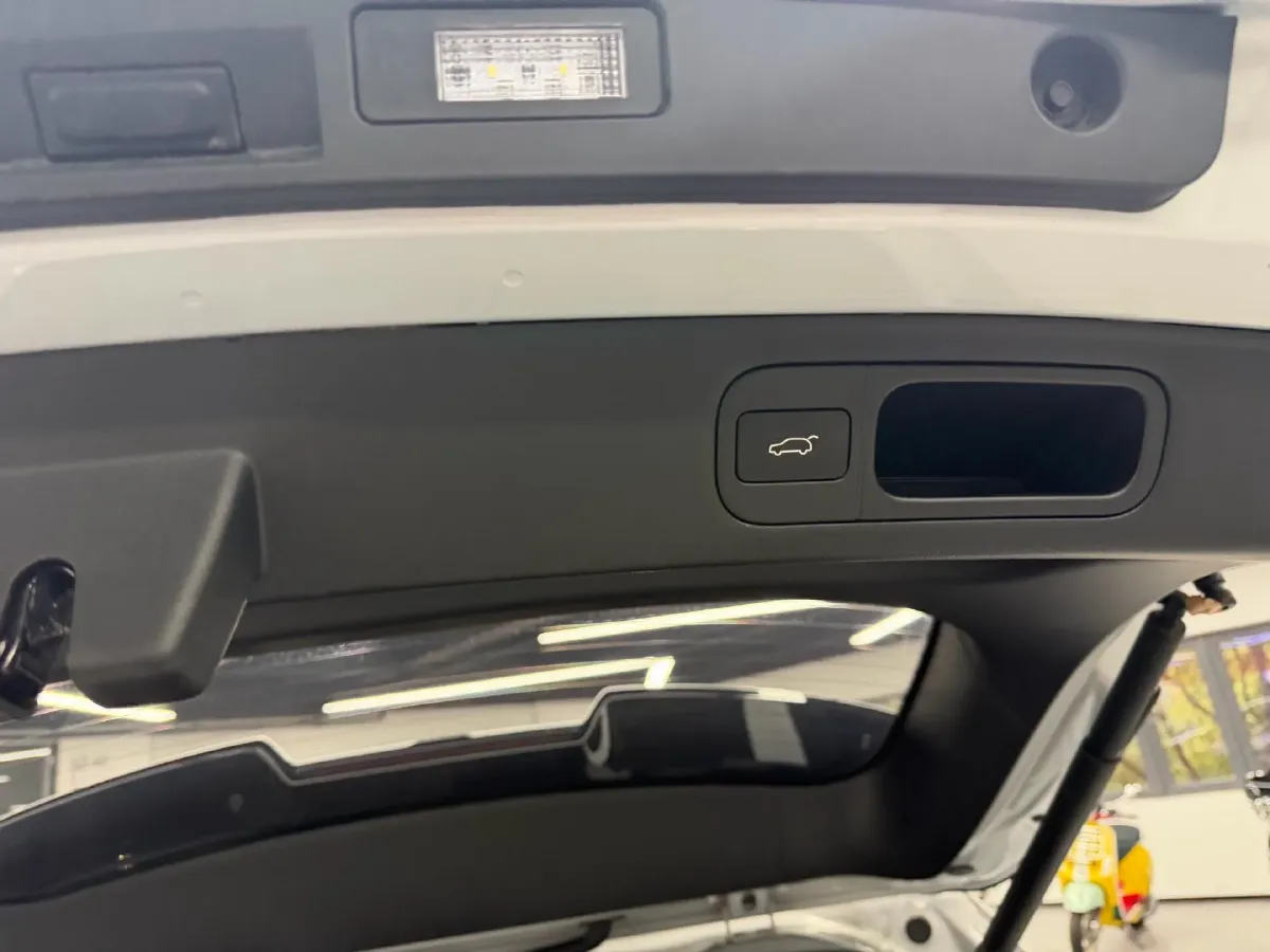 2024 WuLing XingGuangS BEV 60KWH,autocango,china used car exporter,china ev exporter,chinese used car exporter,chinese used ev exporter