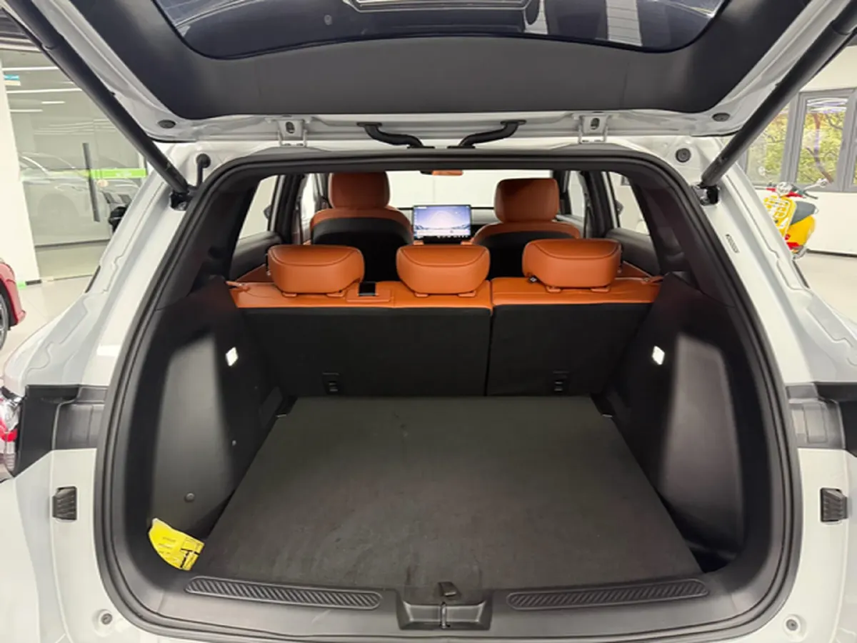 2024 WuLing XingGuangS BEV 60KWH,autocango,china used car exporter,china ev exporter,chinese used car exporter,chinese used ev exporter