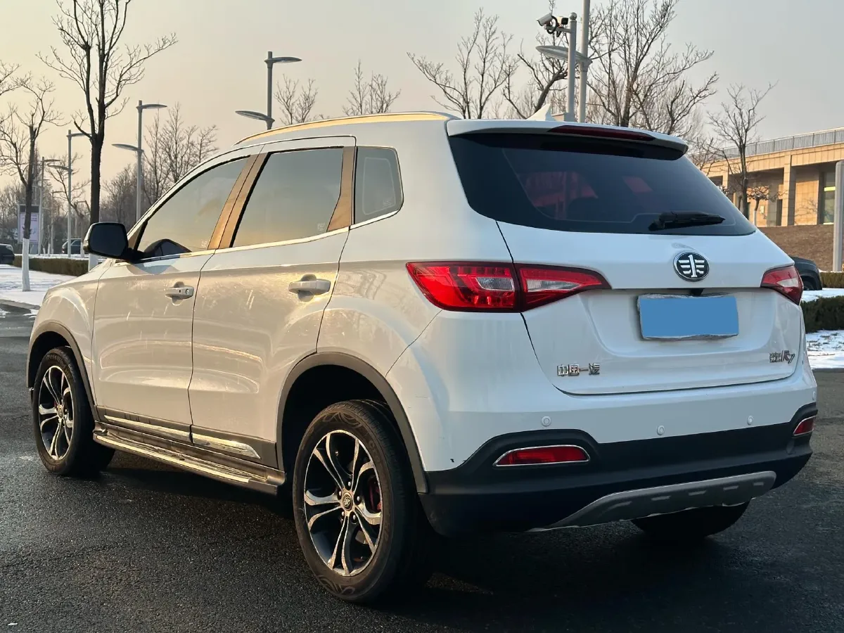 2017 FAW Senia R7 1.6L 116HP L4 6AT,autocango,china used car exporter,china ev exporter,chinese used car exporter,chinese used ev exporter