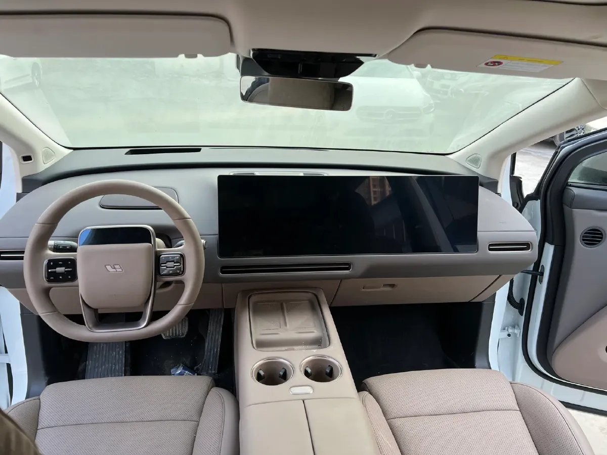 2025 Li i8 BEV,autocango,china used car exporter,china ev exporter,chinese used car exporter,chinese used ev exporter