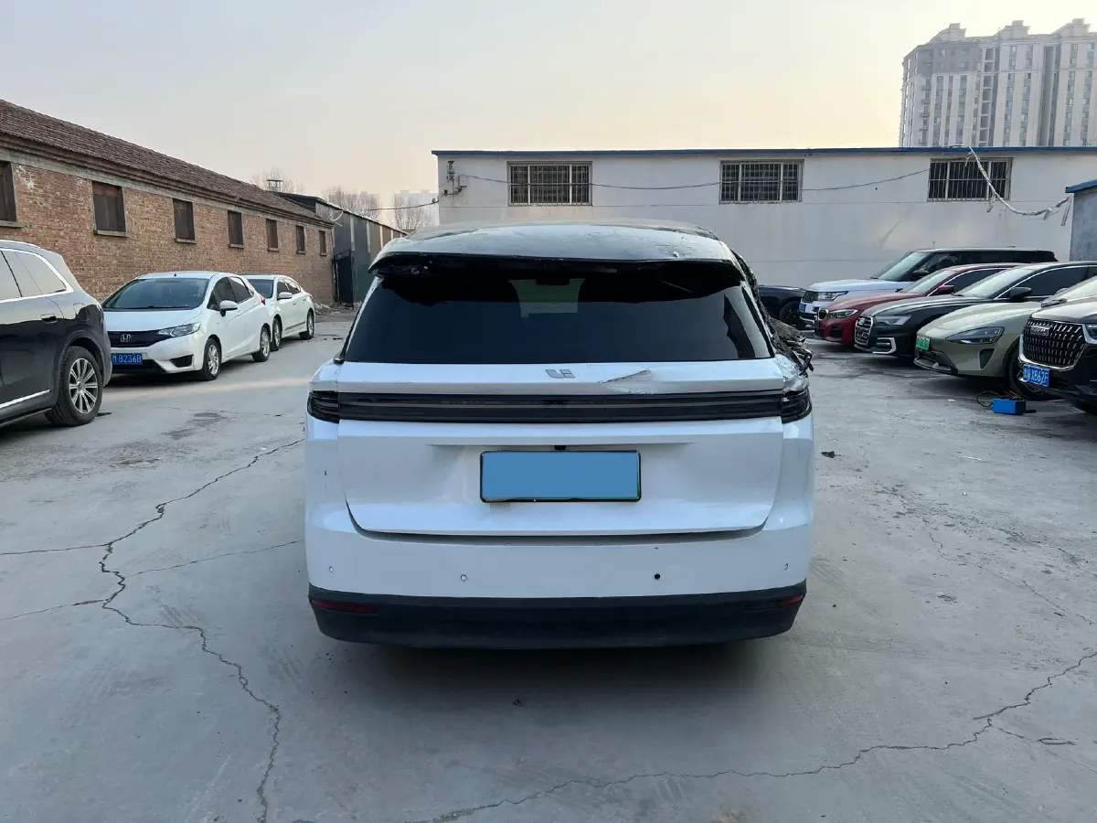 2025 Li i8 BEV,autocango,china used car exporter,china ev exporter,chinese used car exporter,chinese used ev exporter