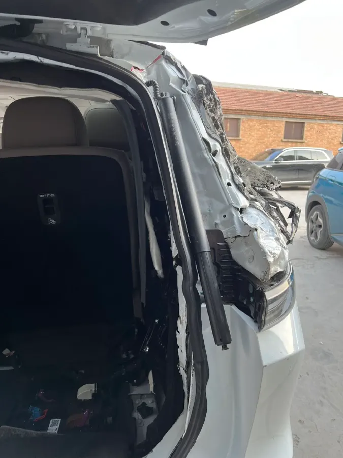 2025 Li i8 BEV,autocango,china used car exporter,china ev exporter,chinese used car exporter,chinese used ev exporter