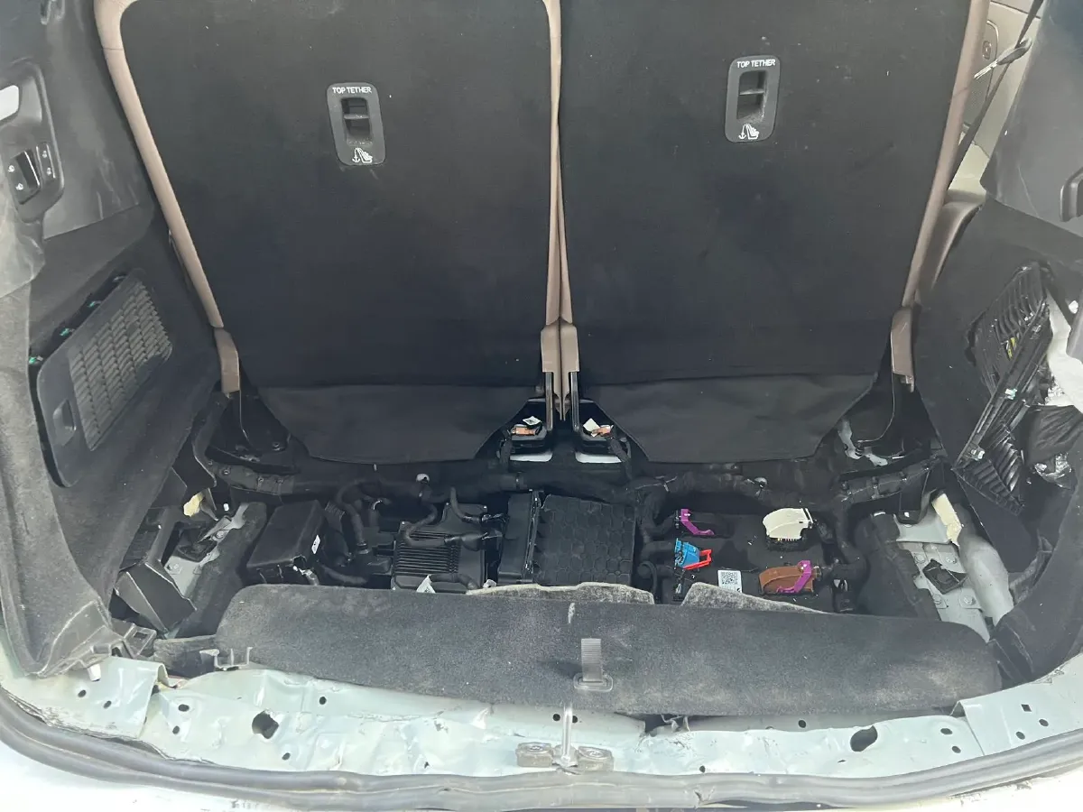 2025 Li i8 BEV,autocango,china used car exporter,china ev exporter,chinese used car exporter,chinese used ev exporter