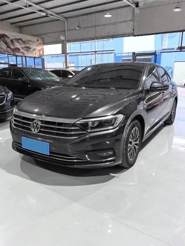2020 Volkswagen Sagitar 1.2T 116HP L4 7DCT