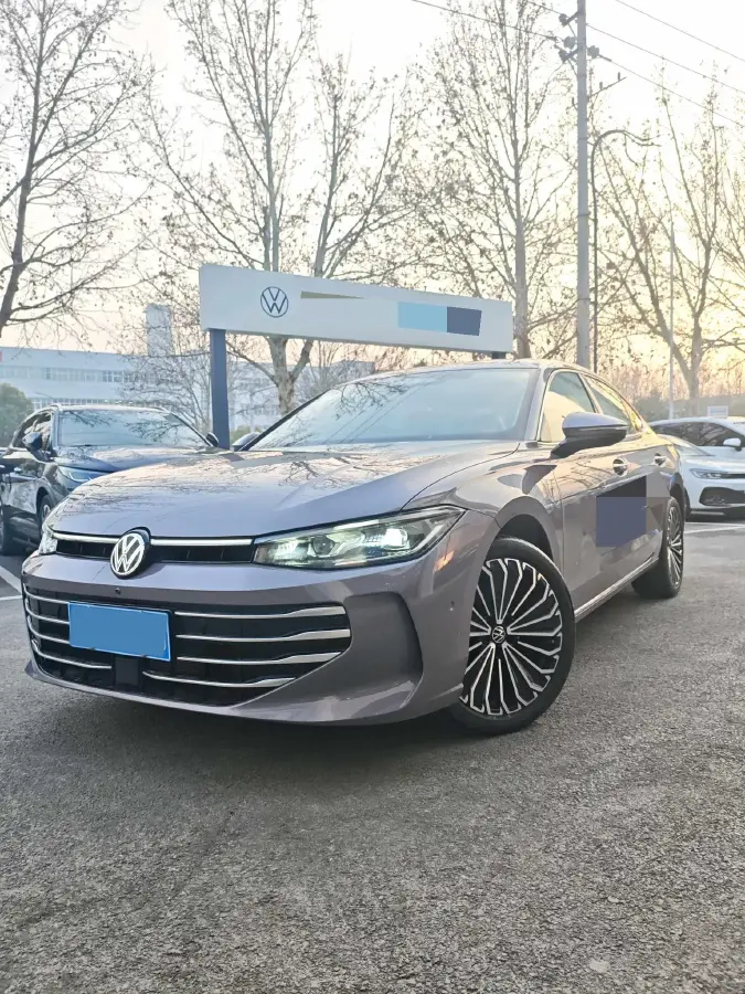 2025 Volkswagen Passat 2.0T 220HP L4 7DCT