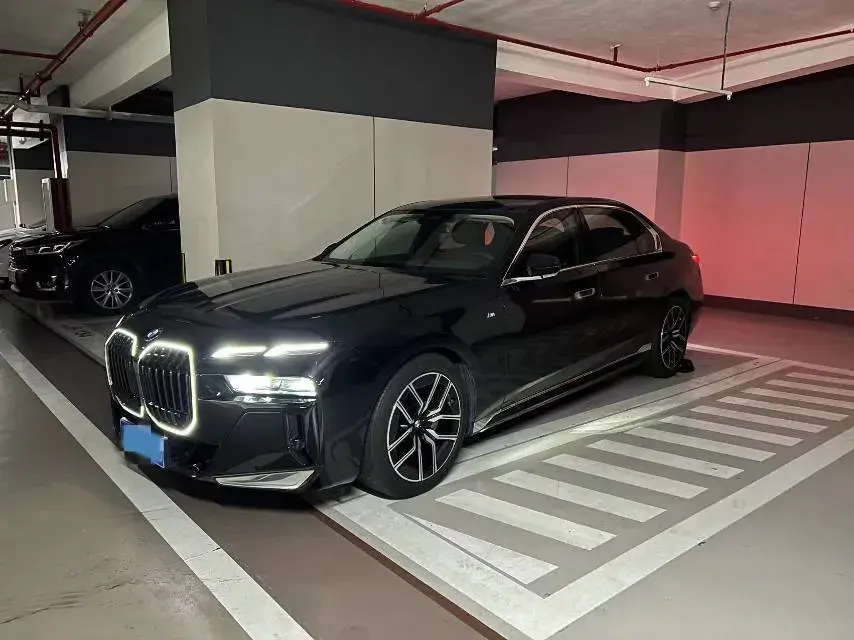 2023 BMW 7 Series 3.0T 272HP L6 8AT