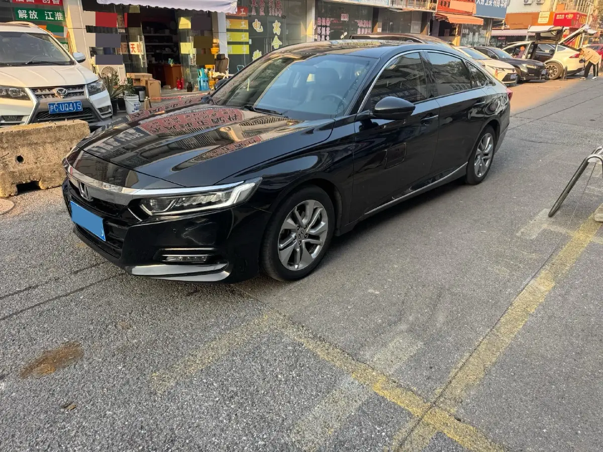 2018 Honda Accord 1.5T 194HP L4 CVT
