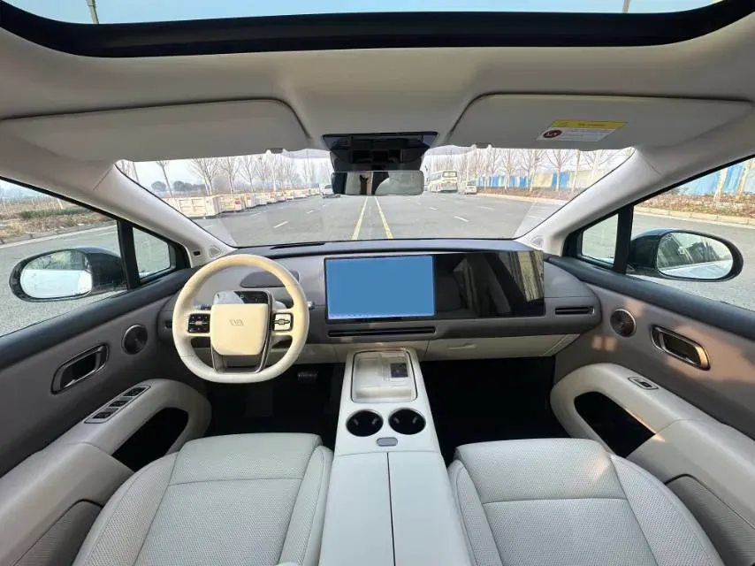 2025 Li i8 BEV,autocango,china used car exporter,china ev exporter,chinese used car exporter,chinese used ev exporter