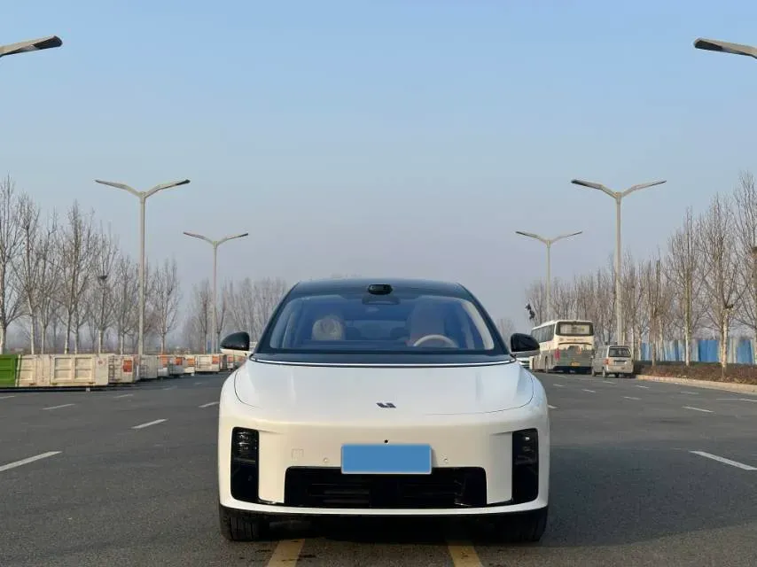 2025 Li i8 BEV,autocango,china used car exporter,china ev exporter,chinese used car exporter,chinese used ev exporter
