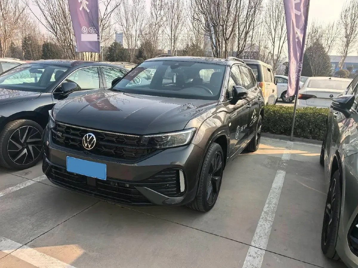 2023 Volkswagen Tayron 2.0T 220HP L4 7DCT