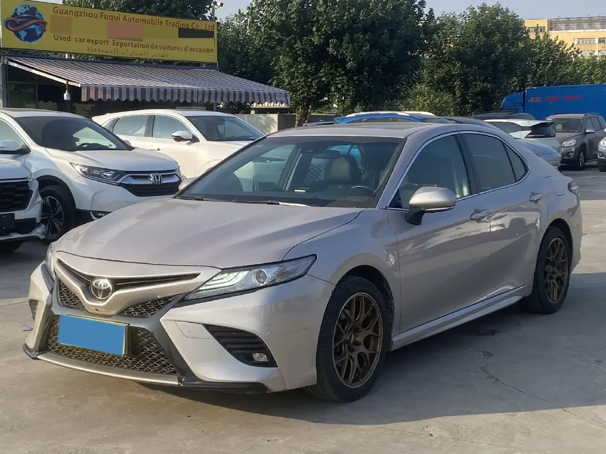 2018 Toyota Camry 2.5L 209HP L4 8AT