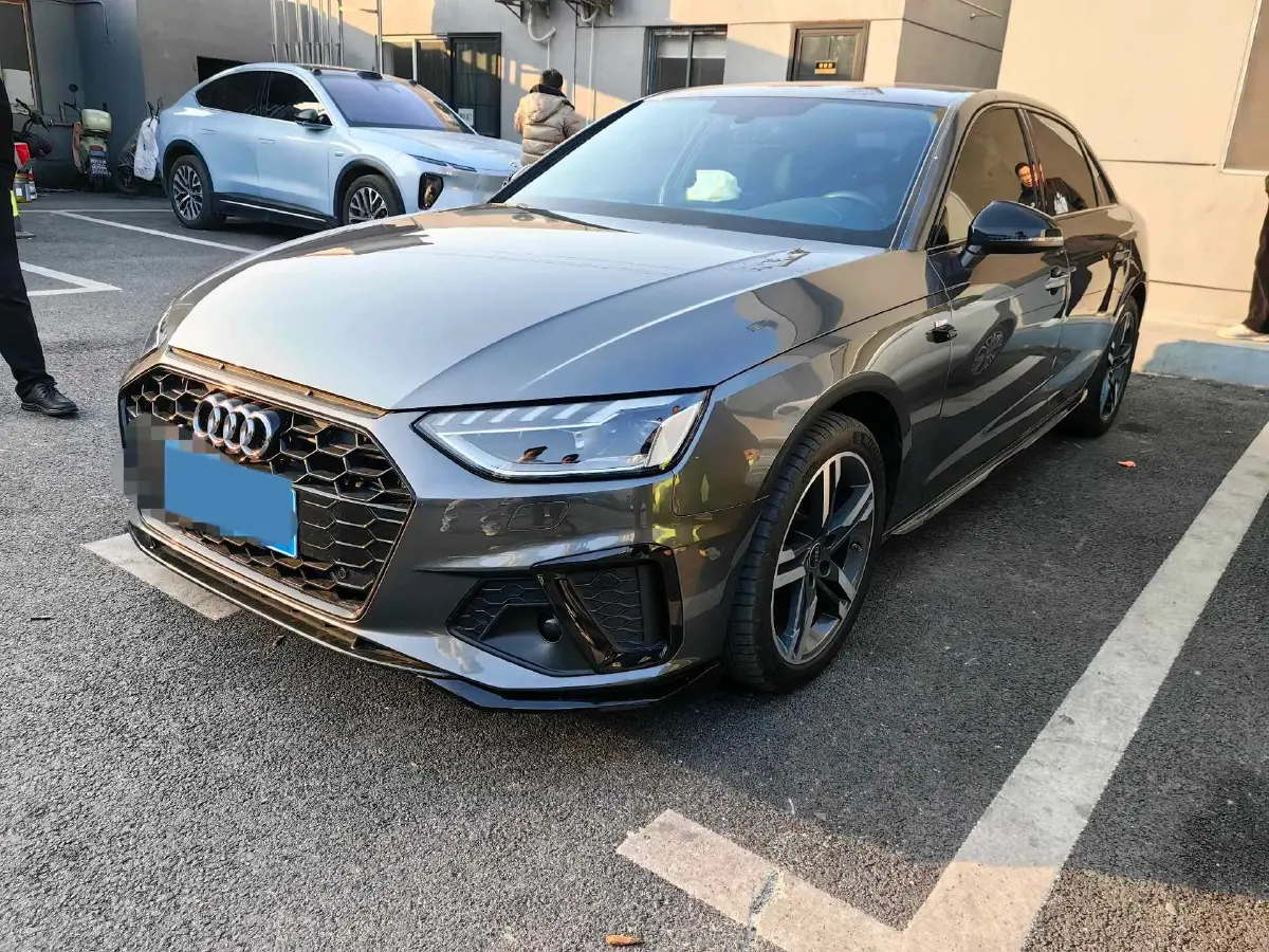 2023 Audi A4L 2.0T 190HP L4 7DCT