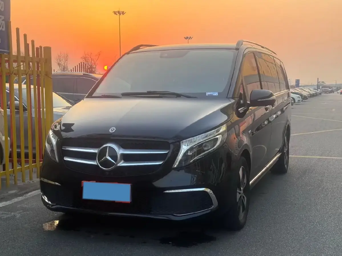 2021 Mercedes-Benz V Class 2.0T 211HP L4 9AT