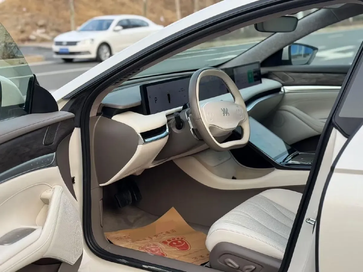 2022 IM L7 BEV 90KWH,autocango,china used car exporter,china ev exporter,chinese used car exporter,chinese used ev exporter