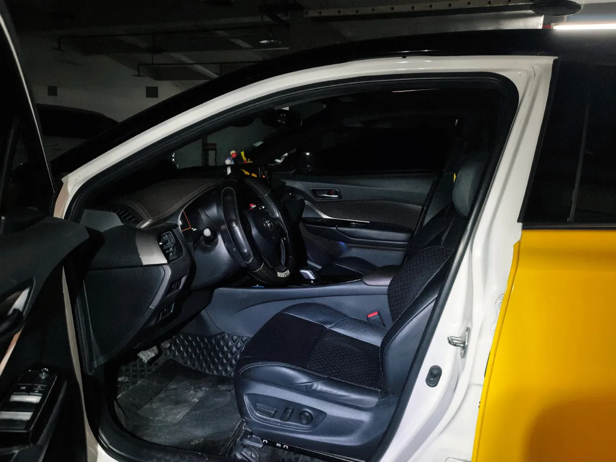 2020 Toyota C-HR EV BEV 54.3KWH,autocango,china used car exporter,china ev exporter,chinese used car exporter,chinese used ev exporter