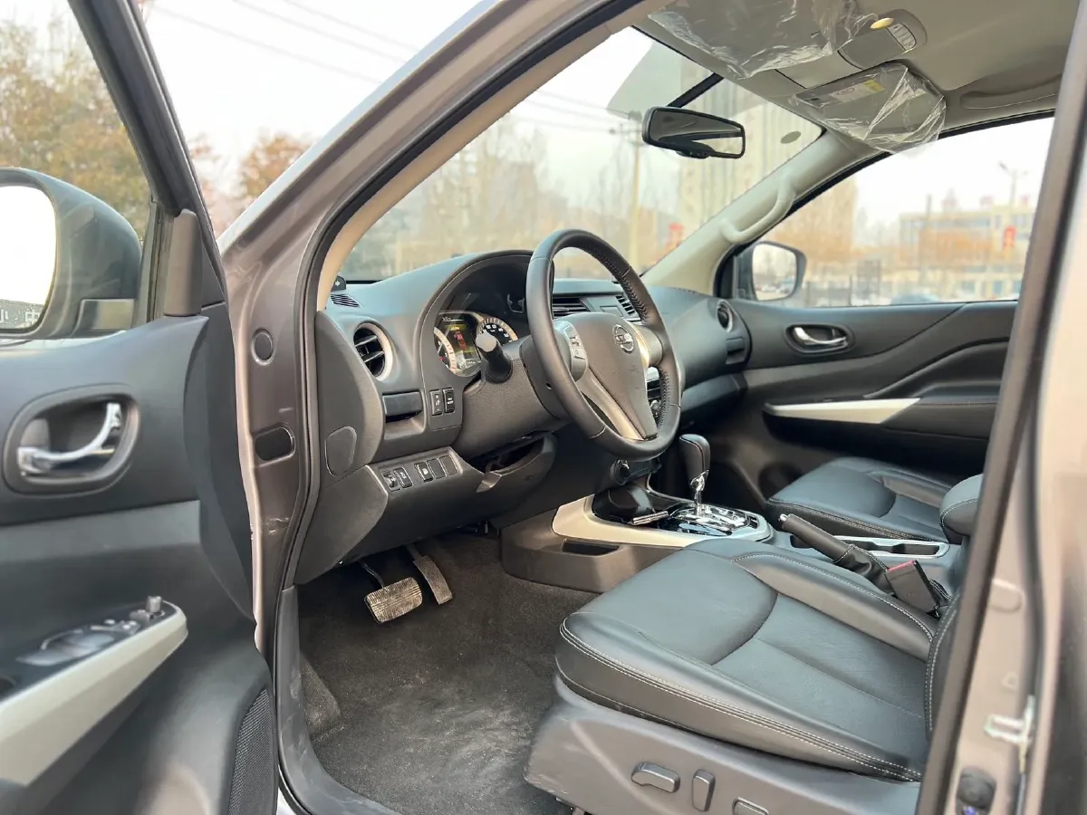 2023 Nissan Navara 2.5L 190HP L4 7AT,autocango,china used car exporter,china ev exporter,chinese used car exporter,chinese used ev exporter