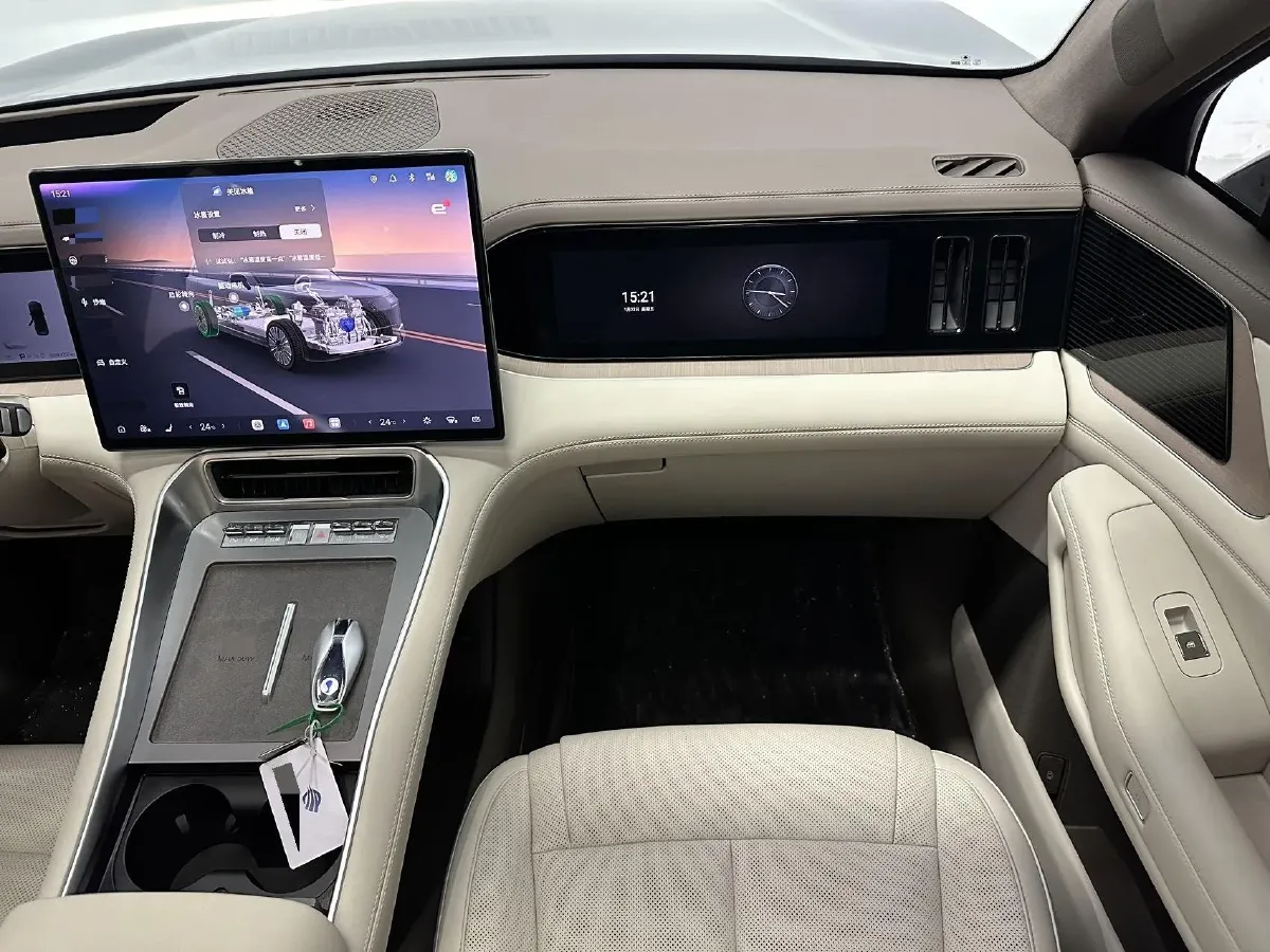 2025 Denza DenzaN8L 2.0T 207HP L4 E-CVT PHEV,autocango,china used car exporter,china ev exporter,chinese used car exporter,chinese used ev exporter