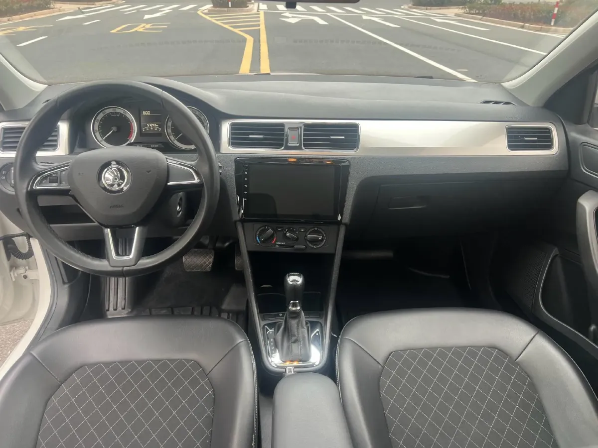 2019 SWM G01 1.5T 156HP L4 6AT,autocango,china used car exporter,china ev exporter,chinese used car exporter,chinese used ev exporter